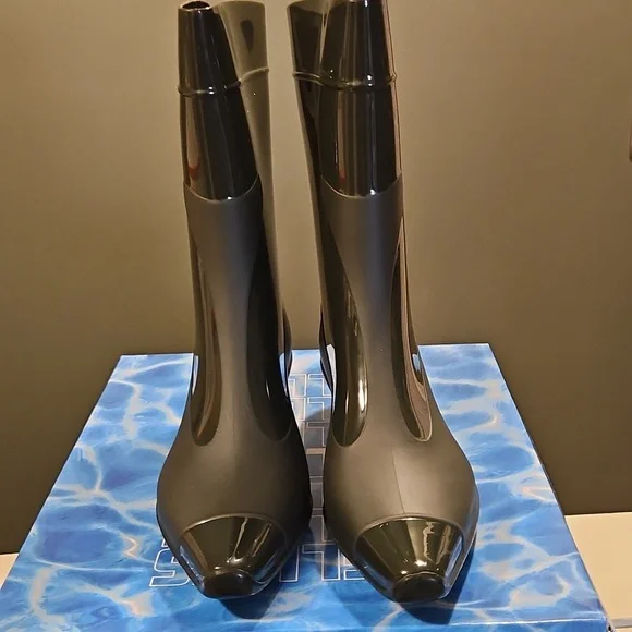 Black Women's Boots - Picture 2 of 5
